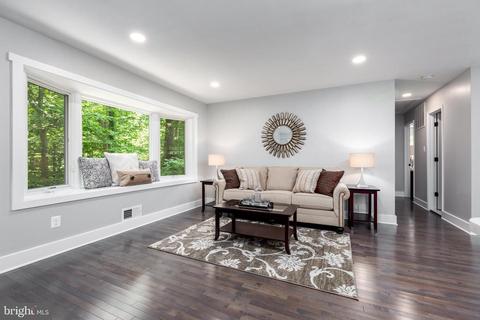 5611 Ravenel Ln, Springfield, VA 22151 photo 3