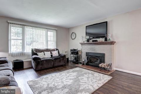 7328 Charlotte St, Springfield, VA 22150 photo 4