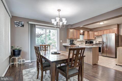 7328 Charlotte St, Springfield, VA 22150 photo 9