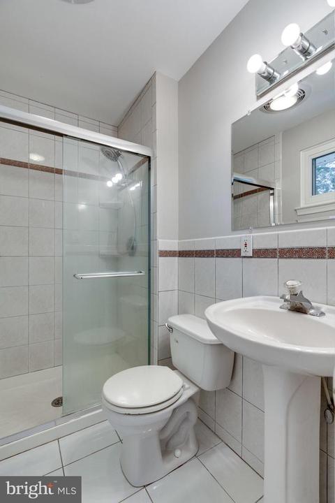 8430 Thames St, Springfield, VA 22151 photo 18