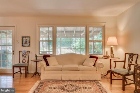 5511 Ravenel Ln, Springfield, VA 22151 photo 3