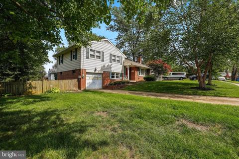 5207 Montgomery St, Springfield, VA 22151 photo 2
