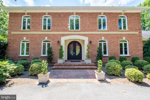 9121 Mill Pond Valley Dr, Mclean, VA 22102 photo 1