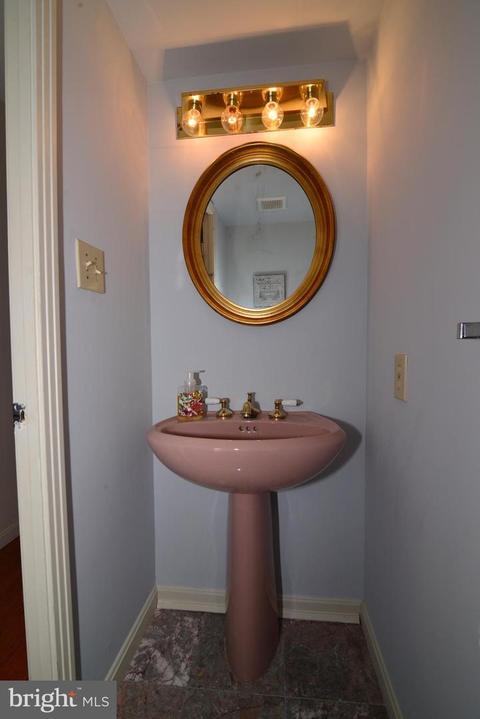 11137 Glade Dr, Reston, VA 20191 photo 26