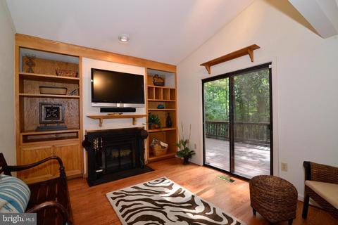 11137 Glade Dr, Reston, VA 20191 photo 25