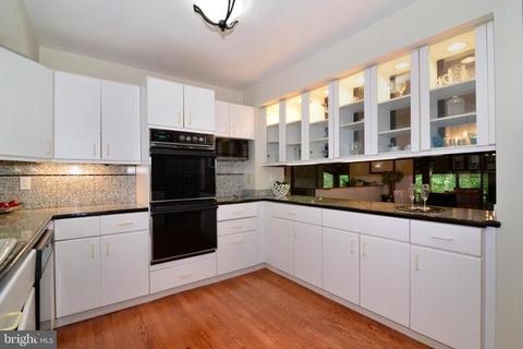 11137 Glade Dr, Reston, VA 20191 photo 17