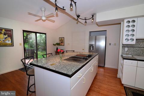 11137 Glade Dr, Reston, VA 20191 photo 22