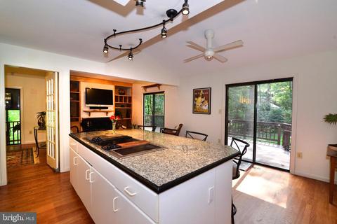 11137 Glade Dr, Reston, VA 20191 photo 23