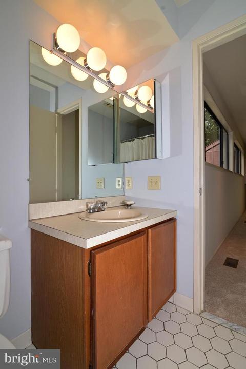 11137 Glade Dr, Reston, VA 20191 photo 36