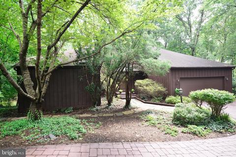 11137 Glade Dr, Reston, VA 20191 photo 3