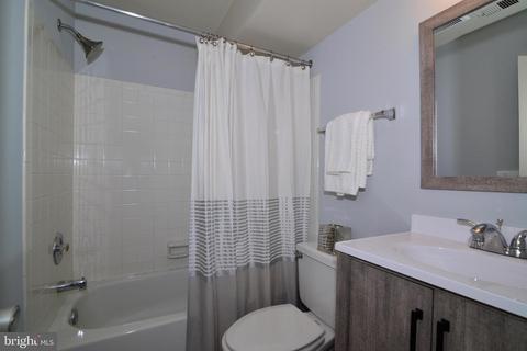 11137 Glade Dr, Reston, VA 20191 photo 49