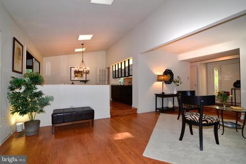 11137 Glade Dr, Reston, VA 20191 photo 8