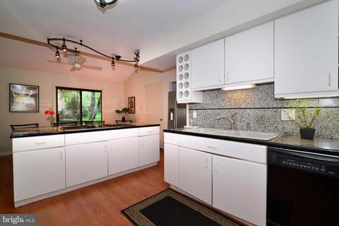 11137 Glade Dr, Reston, VA 20191 photo 20