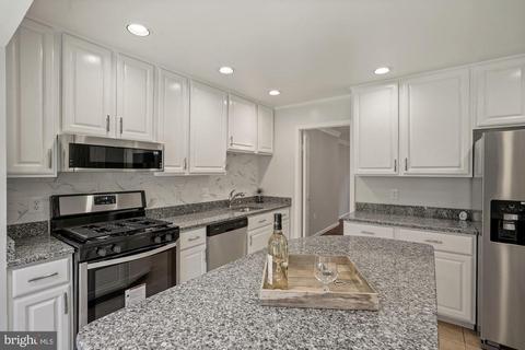 9029 Blarney Stone Dr, Springfield, VA 22152 photo 8