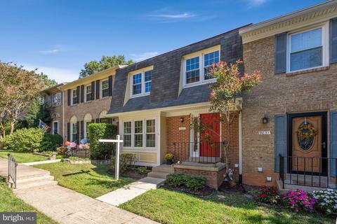 9029 Blarney Stone Dr, Springfield, VA 22152 photo 2