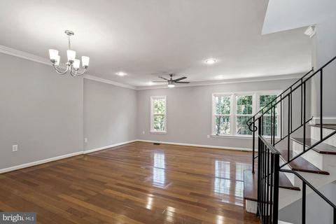 9029 Blarney Stone Dr, Springfield, VA 22152 photo 13