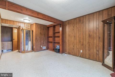 8246 Crestmont Cir, Springfield, VA 22153 photo 15