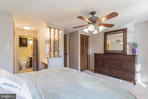 8246 Crestmont Cir, Springfield, VA 22153 photo 8