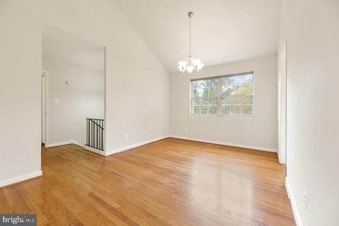 1747 Great Falls St, Mclean, VA 22101 photo 13