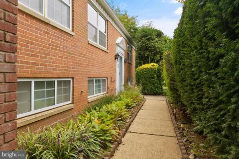 1747 Great Falls St, Mclean, VA 22101 photo 3
