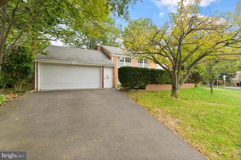 1747 Great Falls St, Mclean, VA 22101 photo 1