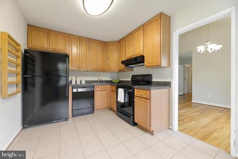 1747 Great Falls St, Mclean, VA 22101 photo 5