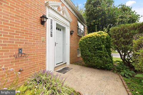 1747 Great Falls St, Mclean, VA 22101 photo 8
