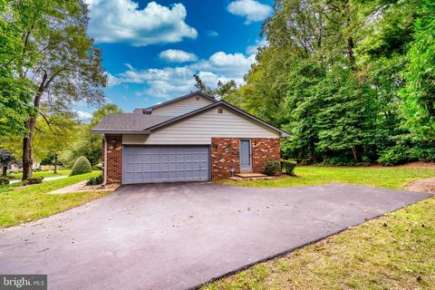 741 Ridge Dr, Mclean, VA 22101 photo 2