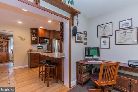8807 Dianne Pl, Springfield, VA 22152 photo 13