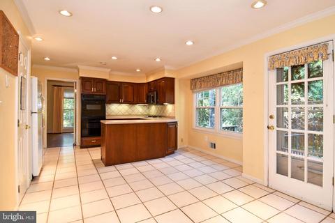 7905 Stirrup Cup Ln, Mclean, VA 22102 photo 12
