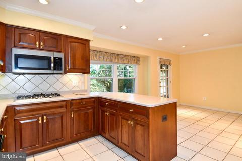 7905 Stirrup Cup Ln, Mclean, VA 22102 photo 17