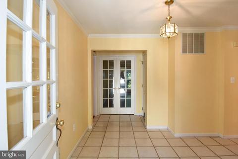 7905 Stirrup Cup Ln, Mclean, VA 22102 photo 4