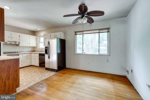 7410 Long Pine Dr, Springfield, VA 22151 photo 18