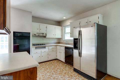 7410 Long Pine Dr, Springfield, VA 22151 photo 23