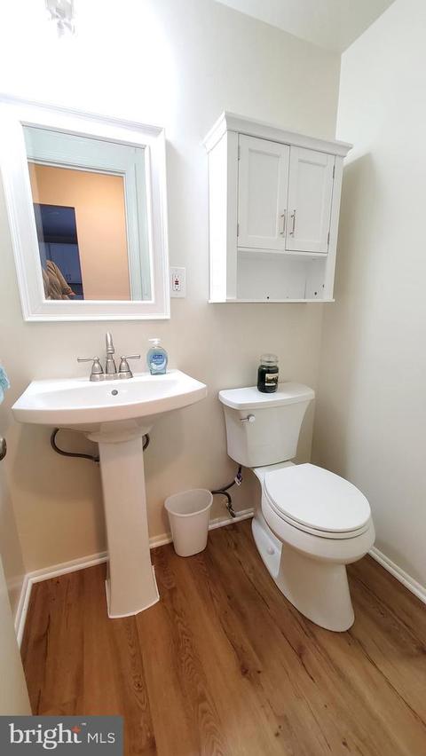 5213 Lonsdale Dr, Springfield, VA 22151 photo 3