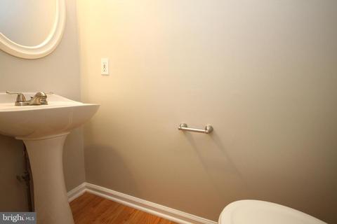 8533 Gambel Oak Dr, Springfield, VA 22153 photo 8