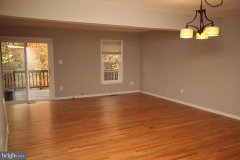 8533 Gambel Oak Dr, Springfield, VA 22153 photo 6