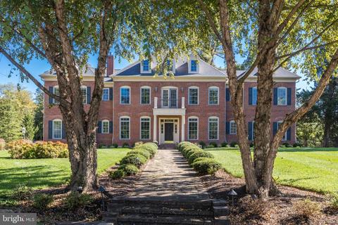 1024 Eaton Dr, Mclean, VA 22102 photo 1