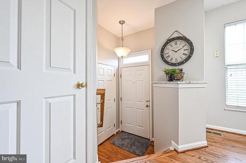 6356 Racetec Pl, Springfield, VA 22150 photo 2