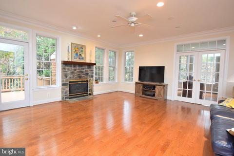 8010 Byrnwood Ct, Mclean, VA 22102 photo 11