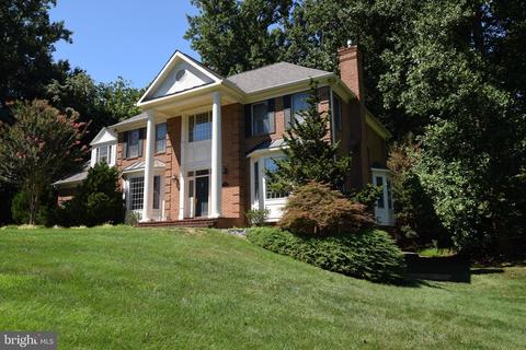 8010 Byrnwood Ct, Mclean, VA 22102 photo 2