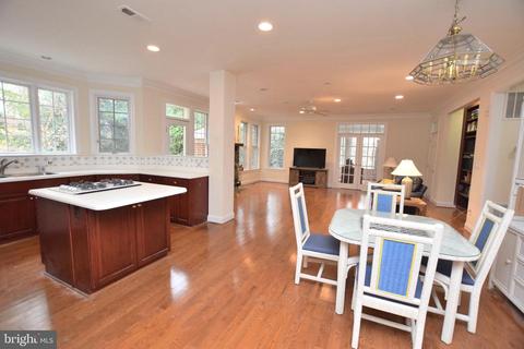 8010 Byrnwood Ct, Mclean, VA 22102 photo 15