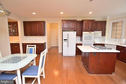 8010 Byrnwood Ct, Mclean, VA 22102 photo 13
