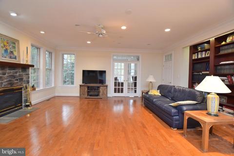 8010 Byrnwood Ct, Mclean, VA 22102 photo 10