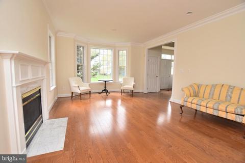8010 Byrnwood Ct, Mclean, VA 22102 photo 7