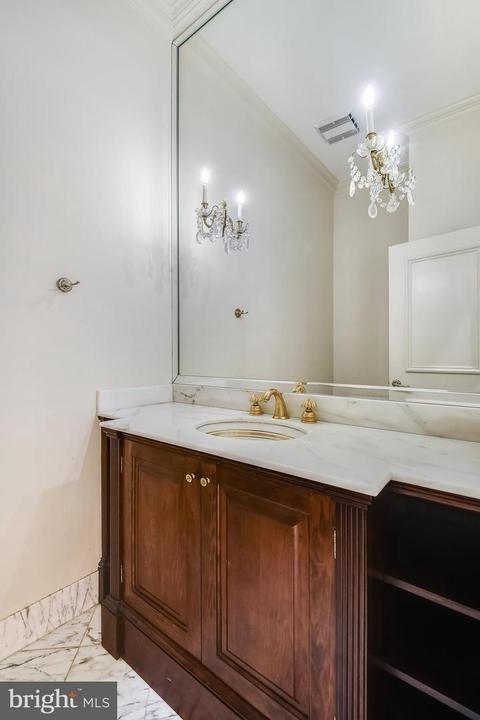7798 Karen Forest Dr, Mclean, VA 22102 photo 11