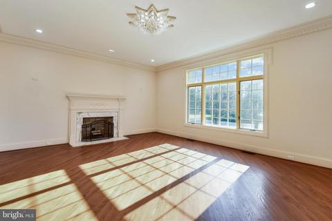 7798 Karen Forest Dr, Mclean, VA 22102 photo 3