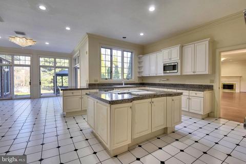 7798 Karen Forest Dr, Mclean, VA 22102 photo 6
