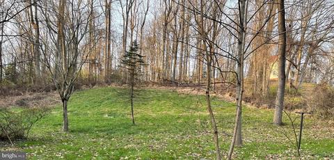 9016 Falls Run Rd, Mclean, VA 22102 photo 1