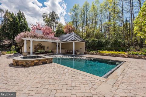 8893 Windy Ridge Way, Mclean, VA 22102 photo 5